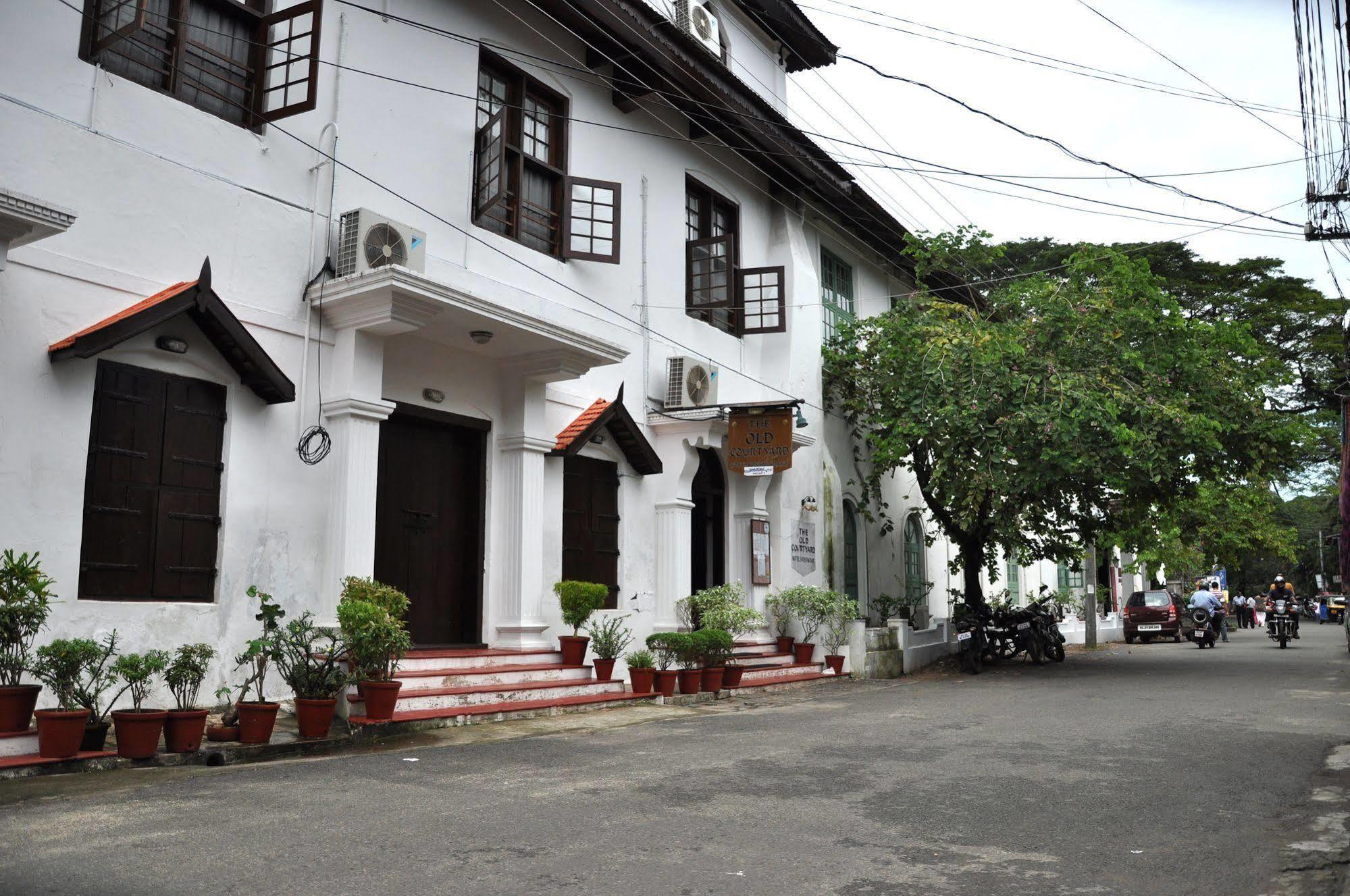 Old Courtyard Hotel Kochi Exterior foto
